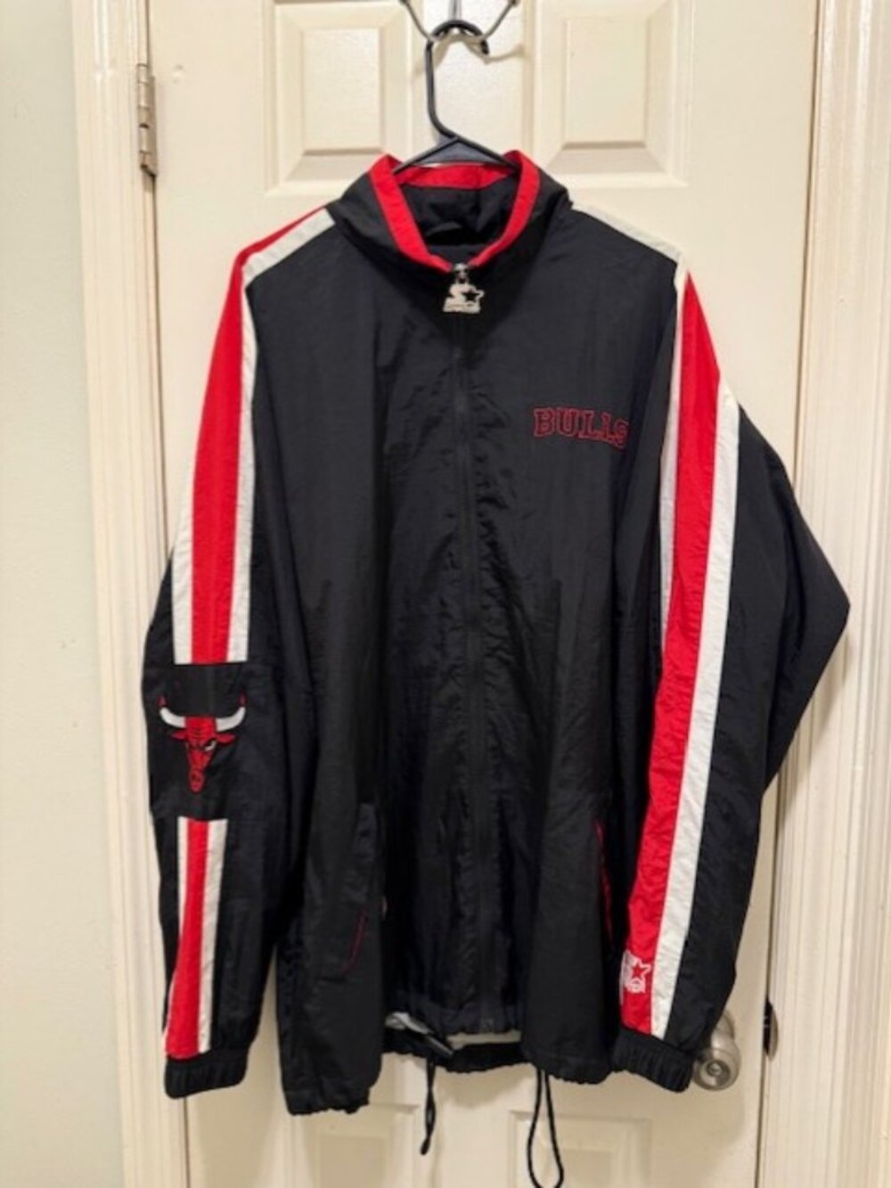 vintage 90s Chicago Bulls  STARTER Jacket XL .